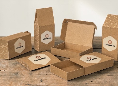 bedrukte doosjes van kraftkarton